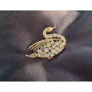 Vintage Swan Crystal Brooch